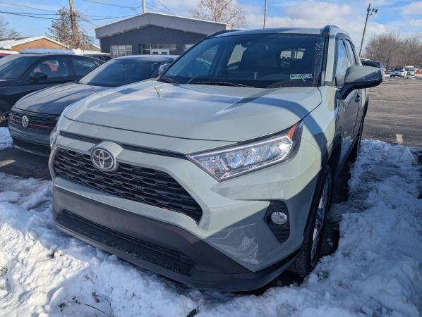 2020 Toyota RAV4 XLE Premium's photo